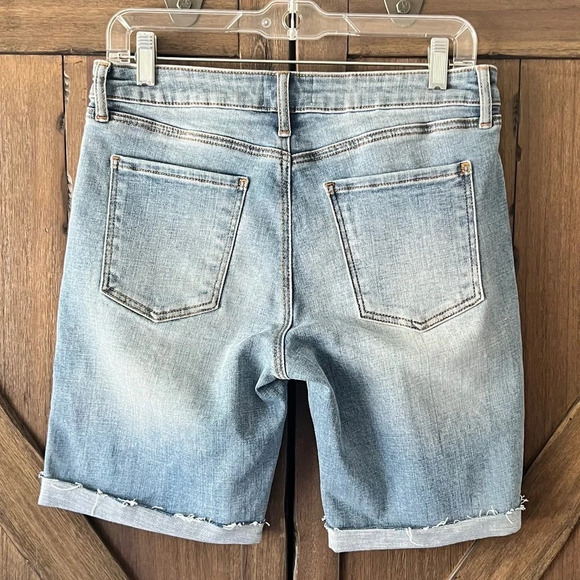 Made in blue High Rise Denim Mid-Length Shorts with Rolled Raw Hem Size 29 NWOT - Picture 3 of 6